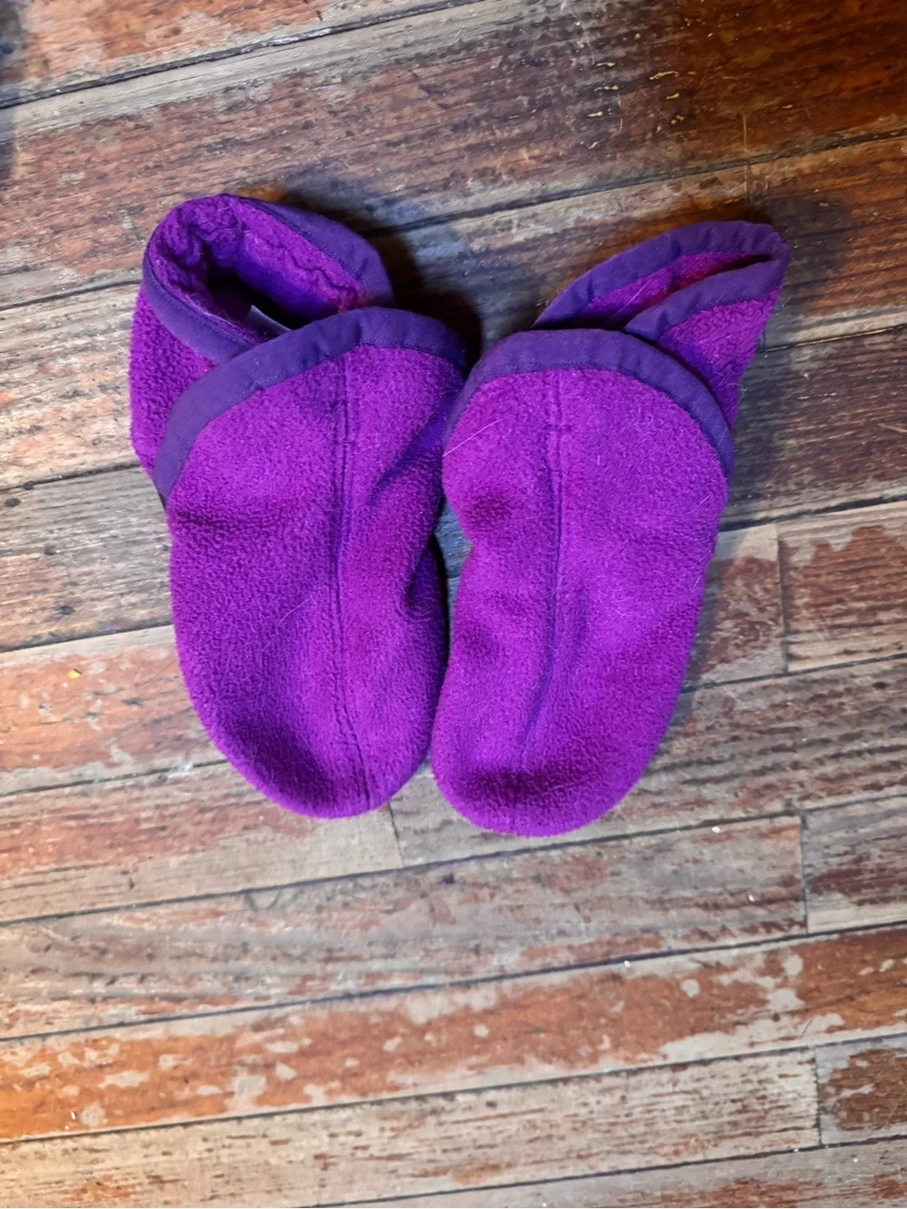 Patagonia Purple Fleece Slip-On fleece slippers 4T-5T
